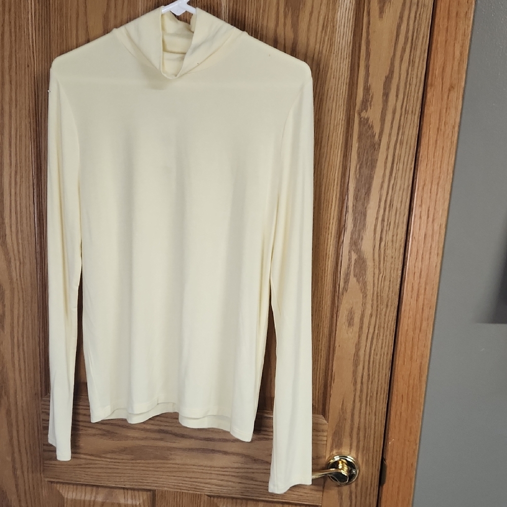 Lou & Grey Soft Lemon Mock Turtleneck Long Sleeve Tee